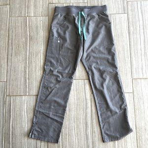 Figs Kade Cargo Scrub Pants - Graphite